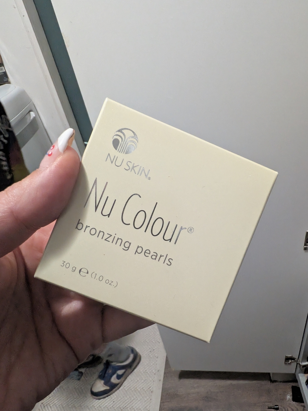 NuSkin Nu Colour Bronzing Pearls - Light Beige Packaging